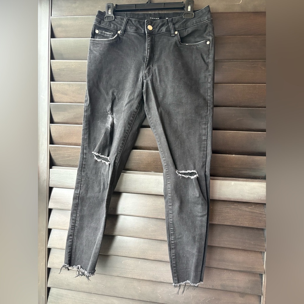 Tahari Black Jeans Kelly Mid Rise Skinny Size 8 Distressed Raw Hem